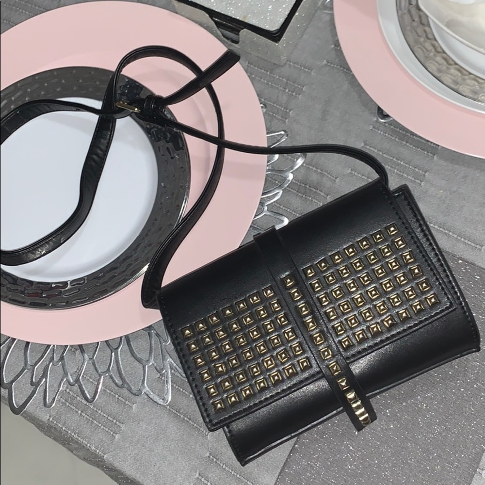 Black shoulder/hand purse 👛